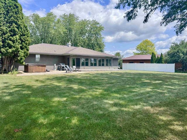 4520 Hearthridge Drive, Janesville, WI 53546