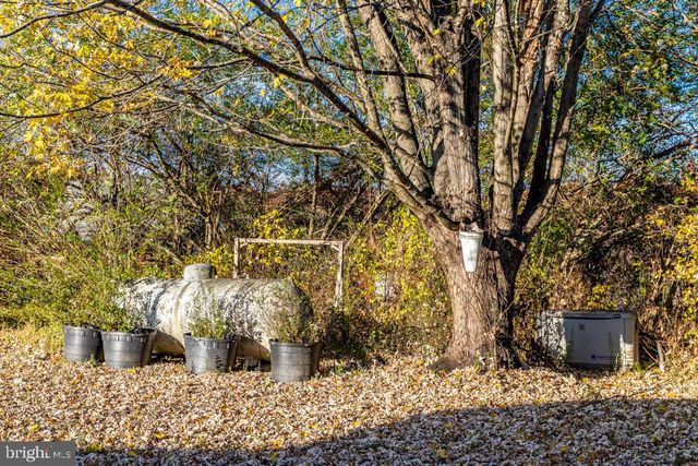 408 HAWKS NEST DR, Baker, WV 26801