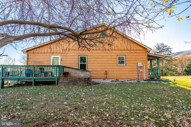 408 HAWKS NEST DR, Baker, WV 26801