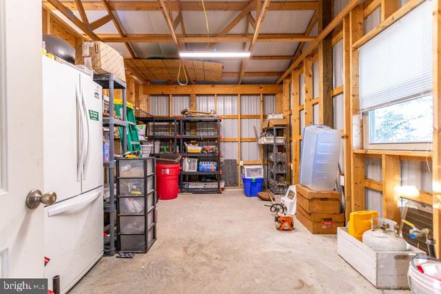 408 HAWKS NEST DR, Baker, WV 26801