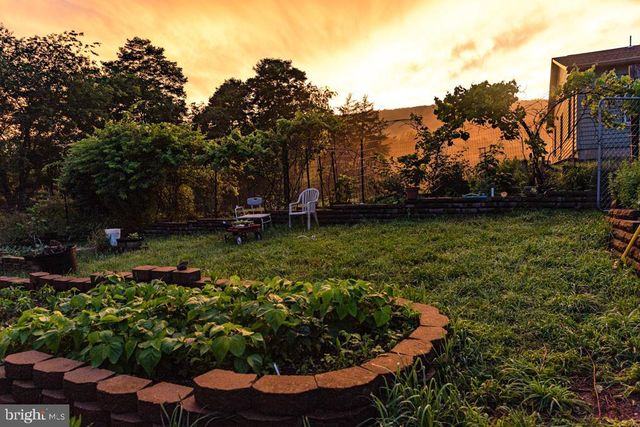 408 HAWKS NEST DR, Baker, WV 26801