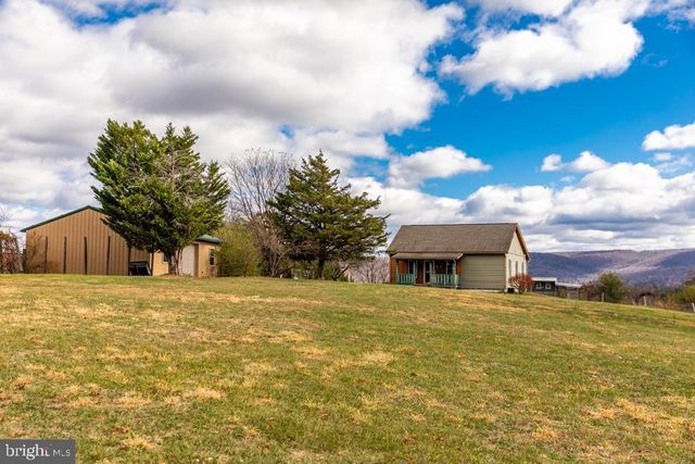 408 HAWKS NEST DR, Baker, WV 26801