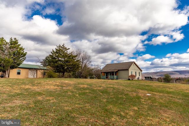 408 HAWKS NEST DR, Baker, WV 26801