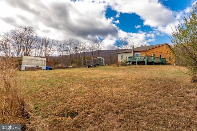 408 HAWKS NEST DR, Baker, WV 26801