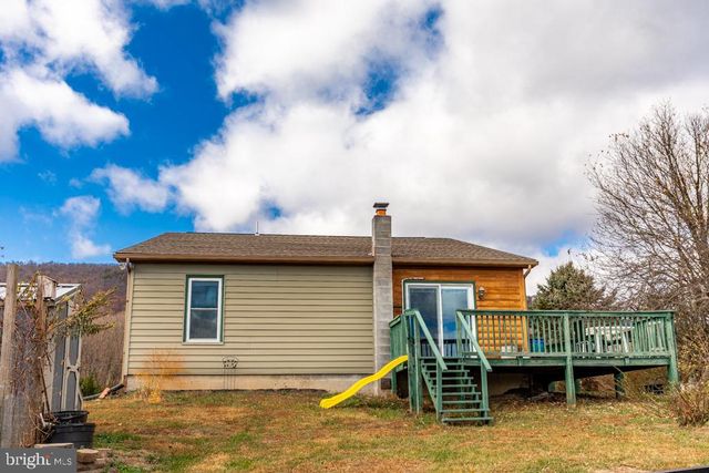 408 HAWKS NEST DR, Baker, WV 26801