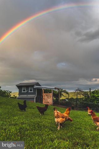 408 HAWKS NEST DR, Baker, WV 26801