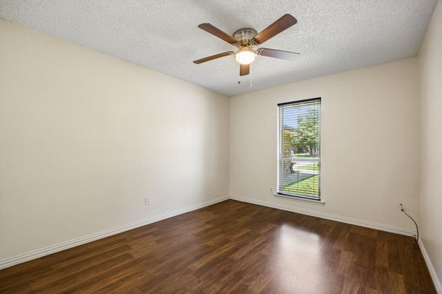 110 Bryn Mawr Lane, Waxahachie, TX 75165