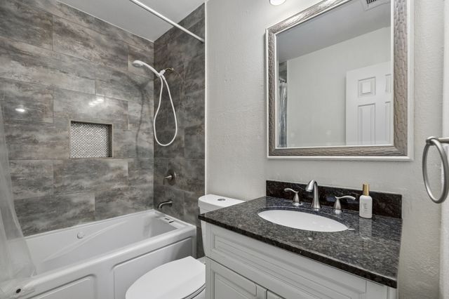 110 Bryn Mawr Lane, Waxahachie, TX 75165