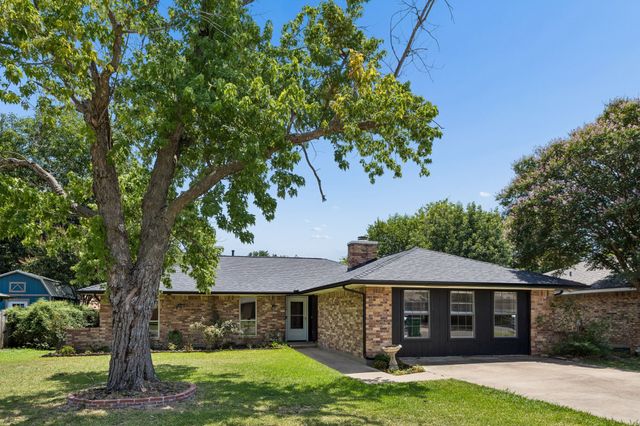 110 Bryn Mawr Lane, Waxahachie, TX 75165
