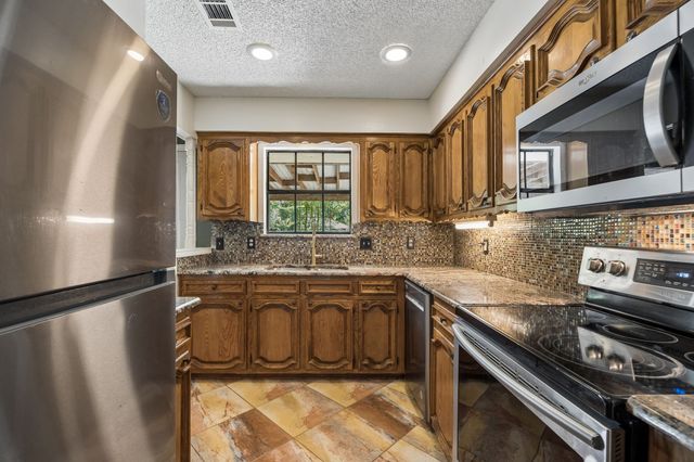 110 Bryn Mawr Lane, Waxahachie, TX 75165
