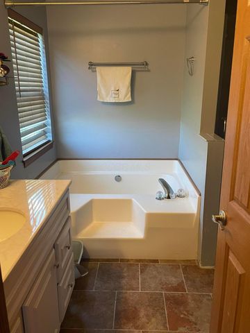 4581 US Highway 22 NE, Washington Court House, OH 43160