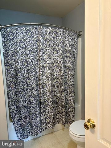 179 HIDDEN DR, Blackwood, NJ 08012