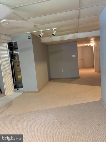 179 HIDDEN DR, Blackwood, NJ 08012