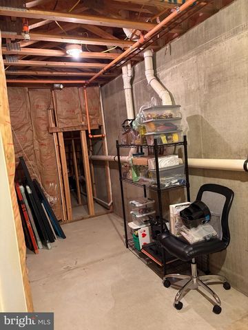 179 HIDDEN DR, Blackwood, NJ 08012