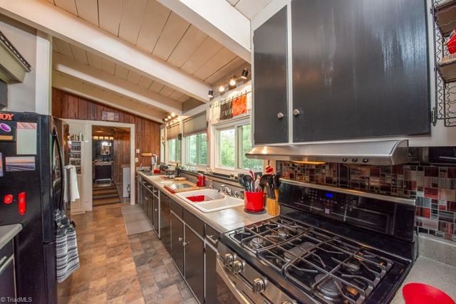703 Locust Place, High Point, NC 27265