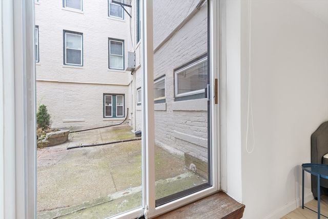1427 Commonwealth Ave 102, Boston, MA 02135