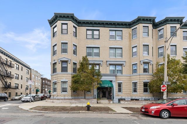 1427 Commonwealth Ave 102, Boston, MA 02135