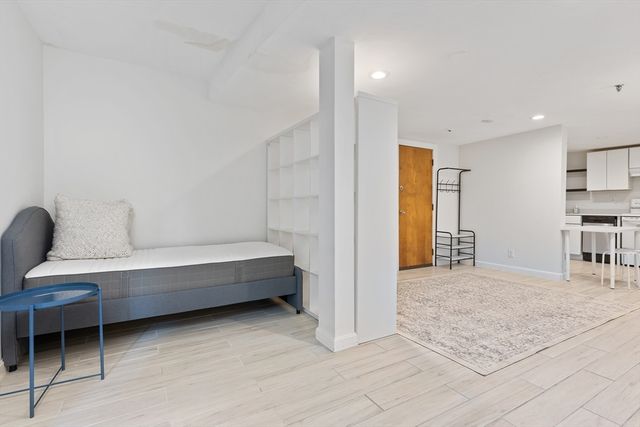 1427 Commonwealth Ave 102, Boston, MA 02135