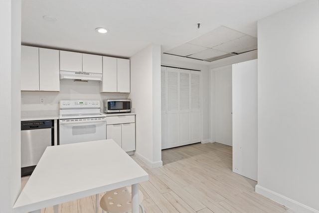 1427 Commonwealth Ave 102, Boston, MA 02135