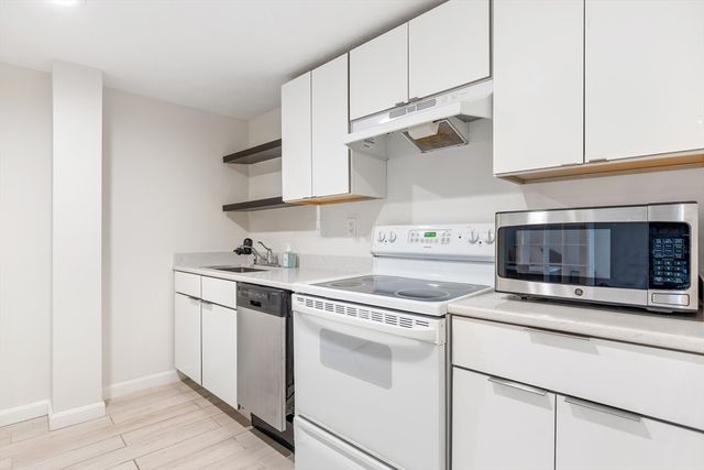 1427 Commonwealth Ave 102, Boston, MA 02135