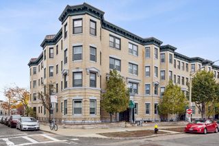 1427 Commonwealth Ave 102, Boston, MA 02135