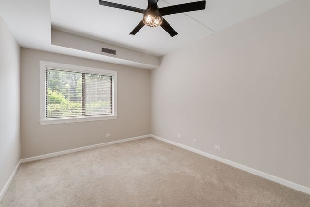 6340 AMERICANA Drive 117, Willowbrook, IL 60527