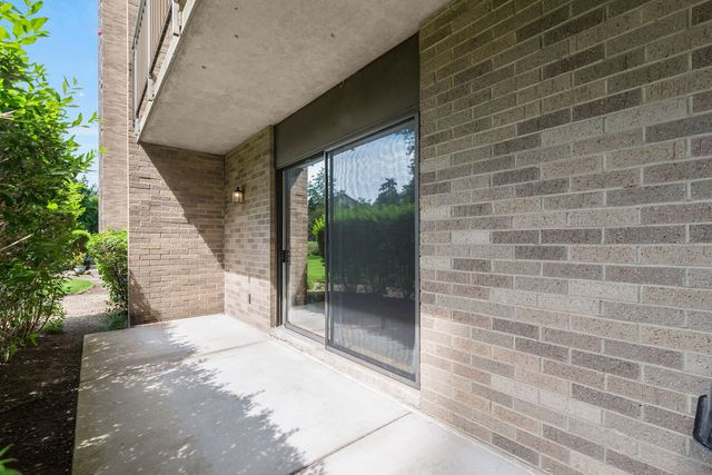 6340 AMERICANA Drive 117, Willowbrook, IL 60527