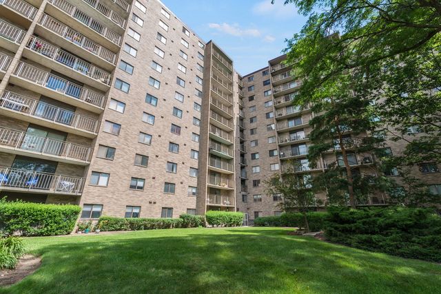 6340 AMERICANA Drive 117, Willowbrook, IL 60527