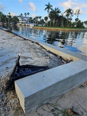 6928 Old Whiskey Creek DR, Fort Myers, FL 33919