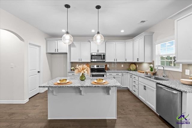 126 W River Cane Run, Perry, GA 31069