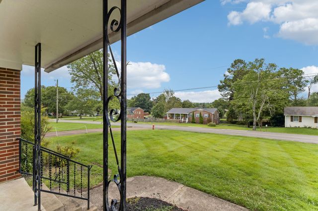 950 Fairlane Dr, Lewisburg, TN 37091