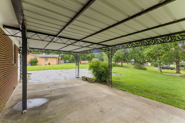 950 Fairlane Dr, Lewisburg, TN 37091