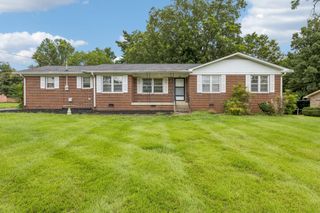 950 Fairlane Dr, Lewisburg, TN 37091