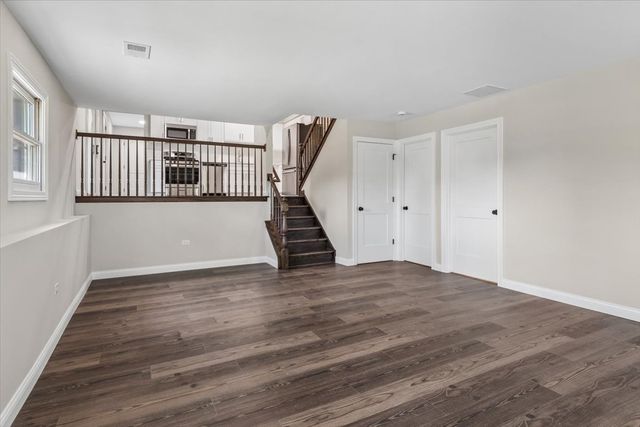 9 Red Bud Court, Bolingbrook, IL 60490