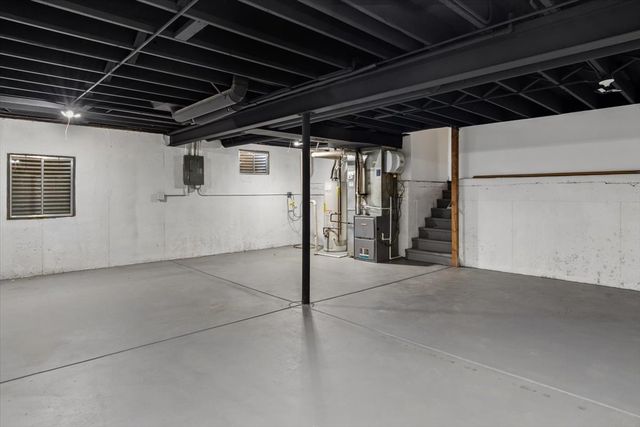9 Red Bud Court, Bolingbrook, IL 60490