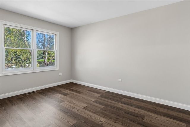 9 Red Bud Court, Bolingbrook, IL 60490