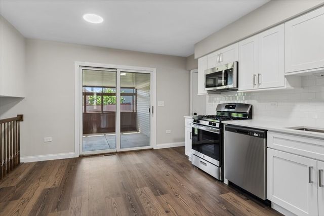 9 Red Bud Court, Bolingbrook, IL 60490