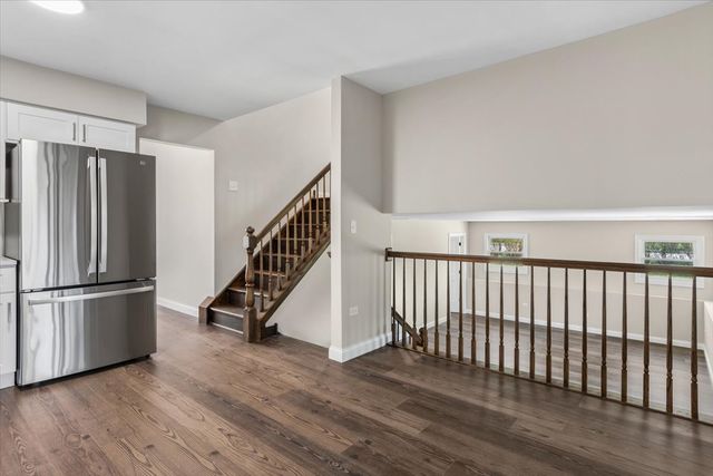 9 Red Bud Court, Bolingbrook, IL 60490
