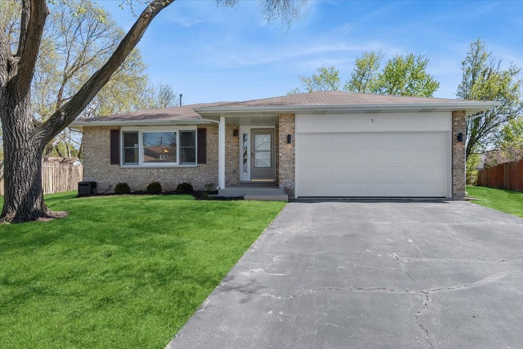 9 Red Bud Court, Bolingbrook, IL 60490