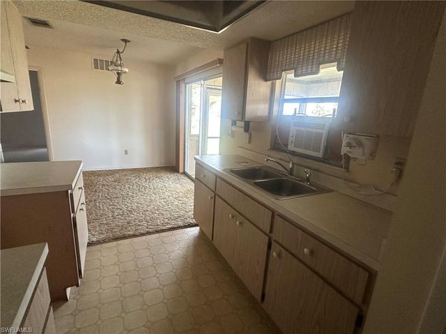 27193 Voyageur DR, Punta Gorda, FL 33983