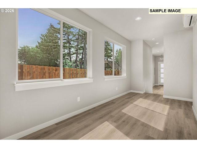 2421 Nw 1ST Dr, Gresham, OR 97030