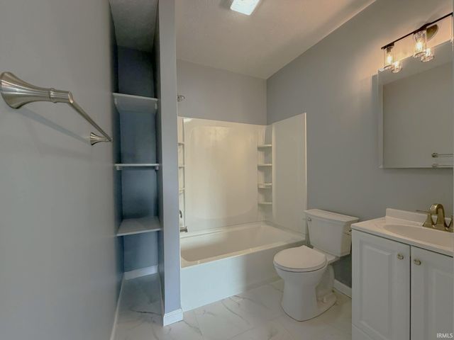 512 N Race Street, Monon, IN 47959