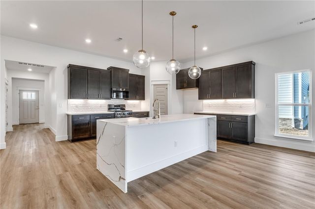 8851 Anise Drive, Centerton, AR 72719