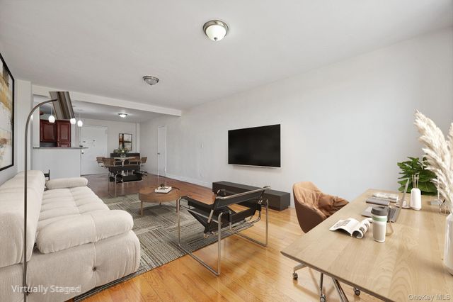 60-11 Broadway 3S, Woodside, NY 11377