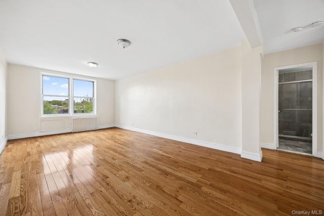 60-11 Broadway 3S, Woodside, NY 11377