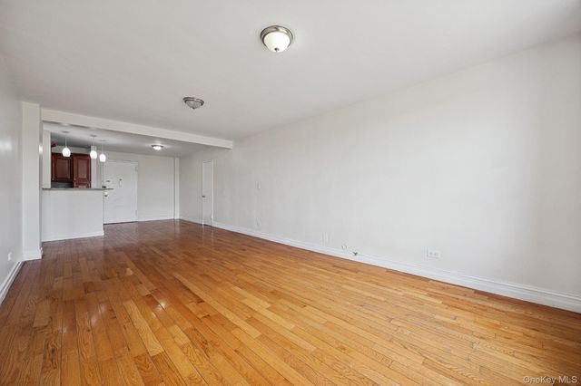 60-11 Broadway 3S, Woodside, NY 11377