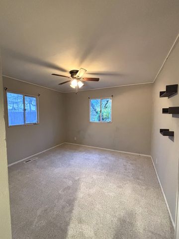 140 Hickory Drive, Carpentersville, IL 60110