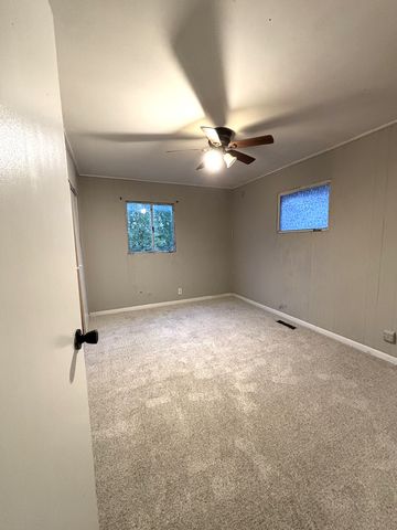 140 Hickory Drive, Carpentersville, IL 60110