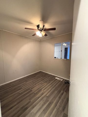 140 Hickory Drive, Carpentersville, IL 60110