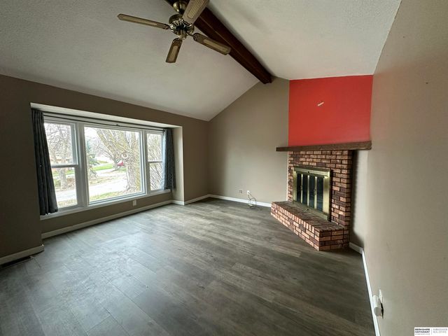 7805 Potter Plaza, Omaha, NE 68122